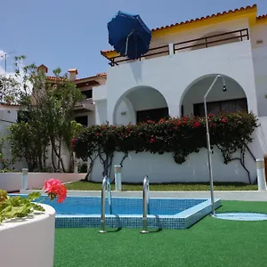 Bay 4* Caniço